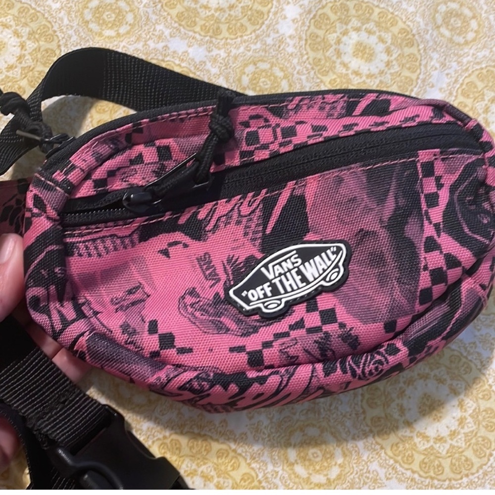 Vans mini Fanny pack. Pink black. Lil peep colors